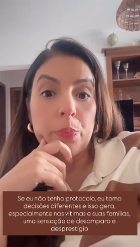 Assistir ao vídeo de Carol Campos